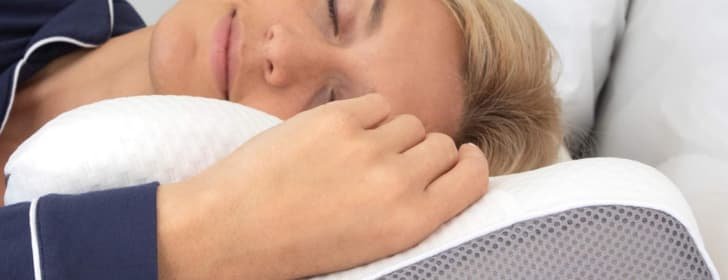 alt="almohada cervical ergonómica para dolor de cuello"