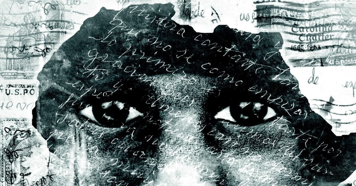 alt="en el centro de laimagen a parece la cara de un niño de rasgos Indu, ojos grandes expresivos, todo a blanco y negro con formas de papel rasgado y pintada a carbon de lapiz"